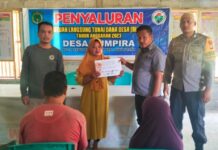 Salurkan BLT-DD Kepada 30 KK, Kades Sumpira : Belanjakan Sesuai Kebutuhan Sehari – Hari