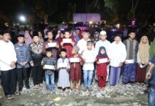 Safari Ramadhan di Kalaena, Bupati Serahkan Dana Hibah Masjid dan Bantuan Yatim