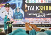 Staf Ahli Pembangunan Lutim Buka Talk Show “Parenting Keluarga Gadget”