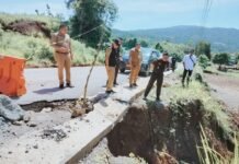 Kacabjari Kolonodale Juga Tinjau Jalan Ambles