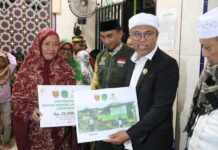 Bupati Luwu Timur Serahkan Berbagai Bantuan Saat Safari Ramadhan di Kecamatan Towuti