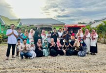 Momentum Ramadhan, UPTD Puskesmas Bantilang Bagikan Ta’jil Kepada Warga