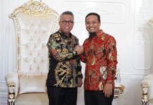 Bupati Audiens dengan Gubernur Sulsel Untuk Hadir pada HUT Lutim ke-20