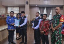 Bupati Morowali Utara Serahkan 258 SK P3K Tenaga Kesehatan