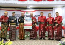Budiman Terima Bantuan Natura Sekaligus Launching E-Money dan Geopark Matano di HUT ke-20 Lutim