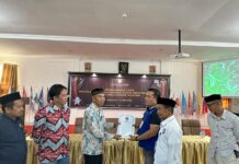 Didampingi Sejumlah Pengurus Partai, Karemuddin Serahkan Pengajuan Bacaleg Partai PAN di KPU