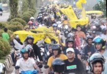 Ribuan Warga Antar Caleg Golkar Mendaftar ke KPU Luwu Timur