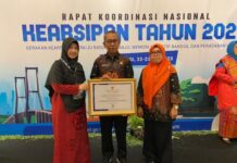 Bupati Lutim Terima Penghargaan dari ANRI Setelah Berhasil Implementasikan Aplikasi SRIKANDI