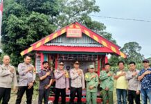 Hadiri Penilaian Pos Satkamling di Desa Pincepute, Kapolsek Malangke : Ini Kriteria Penilaiannya