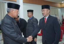 Basmin Resmi Lantik Muhammad Ikbal Halwi Sebagai Kasatpol PP Luwu