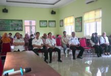 Kepala Bapelitbangda Buka Workshop Pengembangan SOP Pengelola Kasus Pekerja Anak di Lutim