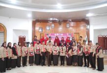 Hj. Sufriyati Budiman Lepas Kontingen Pramuka Lutim ke KPN Cibubur