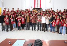 Bupati Budiman Lepas Kontingen Pesparawi Nasional SMGT Rayon Lutim Ke Tana Toraja