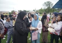 Ketua TP-PKK Luwu senam Bersama Masyarakat Walenrang Timur