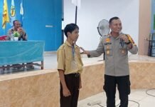 Sosialisasi Ops Patuh Pallawa, Kapolres Palopo Berikan Reward Kepada Pelajar Yang Tertib Berlalu Lintas