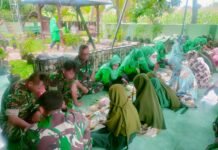 Kodim 1403/Palopo Bersama Persit KCK Cabang XXXVIII Lakukan Jumat Berkah, Bersihkan Mesjid dan Beri Makan Anak Panti