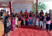 Kerjasama DPK Lutim, Mahasiswa Universitas Negeri Makassar Buat “Pojok Literasi”