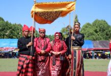 Road Show Budaya di Kecamatan Wotu, Budiman Dianugerahi Gelar Pua To Sangka Awana