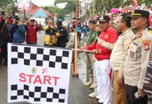 Wabup Morut Buka Lomba Gerak Jalan Semarak HUT RI ke-78