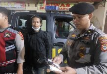 Pesta Miras dan Miliki Sajam, KBO Satsamapta Polres Luwu Utara Amankan Seorang Pria