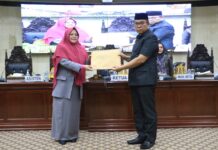 Pemkab Luwu Timur Serahkan Ranperda Perubahan APBD 2023 ke DPRD Untuk Dibahas Bersama