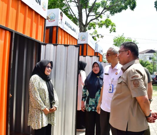 PJ Walikota Palopo Hadiri Penyerahan Bantuan Pemprov Sulsel Kepada Pelaku UMKM