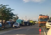 Truck Parkir di Jalan Trans Sulawesi Ancam Keselamatan Pengendara, Polantas Luwu Timur Diminta Tegas