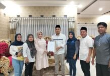 PJ Walikota Palopo Bersama Ketua TP-PKK Resmi Menjadi Pemilih Pada Pemilu 2024