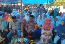 Wujud Empati, Kapolsek Bersama Ketua Bhayangkari Ranting Malangke Hadiri Takziah di Desa Takkalala