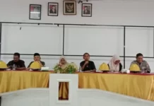 Kunker di Malili, Najamuddin Ingatkan Kades Jangan Kaitkan Pelayanan dengan Politik