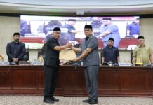 Bupati Budiman Serahkan Propemperda Luwu Timur TA 2024 ke DPRD Lutim