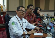 Kadis Kominfo Lutim Presentasikan Implementasi Keterbukaan Informasi di Hadapan KI Sulsel