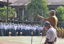 Jadi Pembina Upacara, Bupati Budiman Motivasi Siswa-Siswi SMAN 1 Lutim