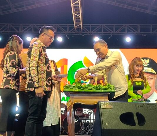 Rapat Paripurna DPRD Luwu Timur, Sekda Serahkan Tiga Ranperda