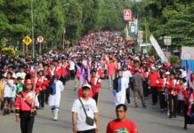 Ribuan Masyarakat Lutim Ikuti Jalan Sehat HUT KORPRI, PGRI, GURU dan HKN