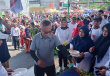 PNS Lutim Angkatan 2003 Gelar Reuni Sekaligus Aksi Berbagi