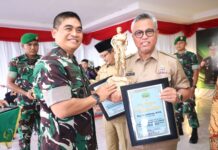 Bupati Budiman Terima Penghargaan dari Danrem 141/Toddopuli