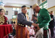 Silaturahmi di Istana Datu Luwu, Rombongan Bupati Luwu Timur Disambut Secara Adat