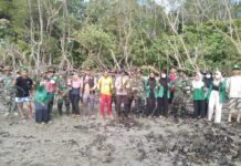 Peduli Lingkungan, Kapolsek Malbar Lakukan Penanaman Pohon Mangrove