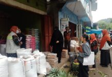 Pantau Harga Bahan Pokok di Pasar Malili, Amrullah : Semoga Stabil Sebelum Ramadhan