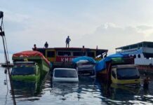 Dihantam Ombak, KM Indah Muatan 11 Mobil Karam di Danau Towuti