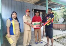 Dinsos Luwu Timur Salurkan Bantuan Korban Pohon Tumbang di Wotu