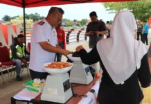 Bupati Luwu Timur Pantau Langsung Aktivitas Pasar Murah