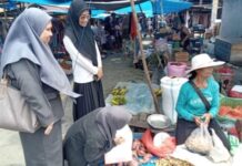 Dinas Koperindag Lutim Pantau Timbangan Takar dan Perlengkapan di Pasar Lakawali