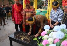 Mempererat Hubungan antara Suku Mori Molongkuni, Bupati Morut Resmikan Tugu Tokie Langkai