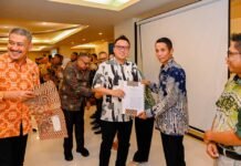 28 Kepala Desa di Morowali Utara Terima SK Perpanjangan Masa Jabatan dari Bupati