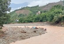 Pasca Banjir Luwu, Warga Ramai Cari Emas di Sungai