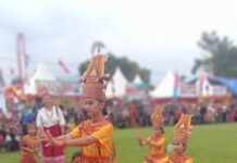 Simfoni Warna Nusantara Dalam Roadshow Kebudayaan Tomoni Timur 2024