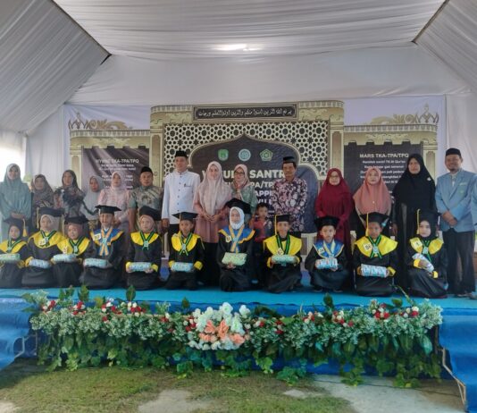 Hadiri Wisuda 181 Santri TPA Se-Kecamatan Mappedeceng, Bupati : Baca, Pahami dan Amalkan Al Qur’an