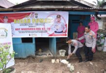 HUT Bhayangkara ke 78, Polres Morowali Utara Bedah Rumah Warga dan Bagikan 500 Paket Sembako